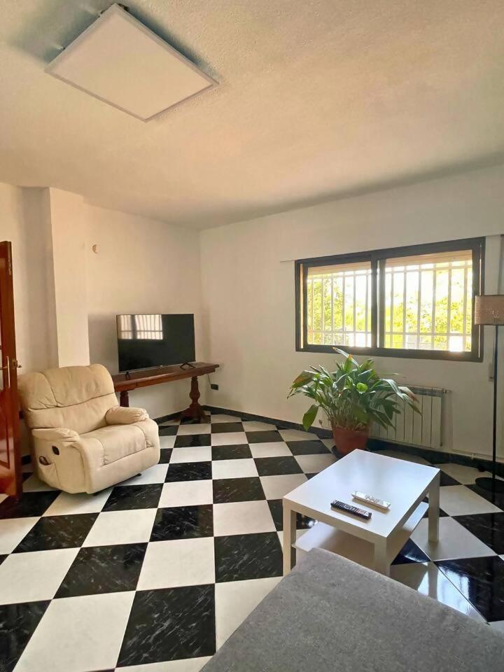 Casa Con Jardin En Ogijares Villa Buitenkant foto