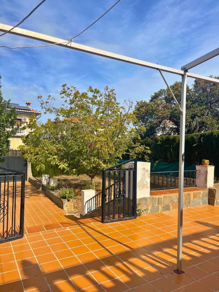 Casa Con Jardin En Ogijares Villa Buitenkant foto